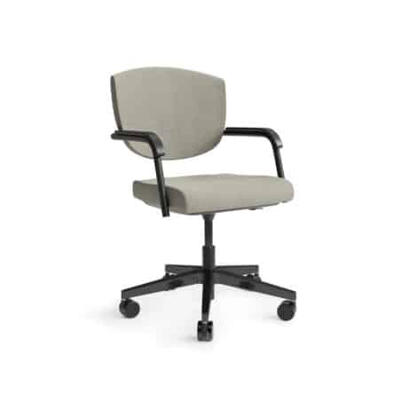 KEY Meet Half Back chair in light grey upholstery with black armrests and a five-star base on wheels for easy mobility.